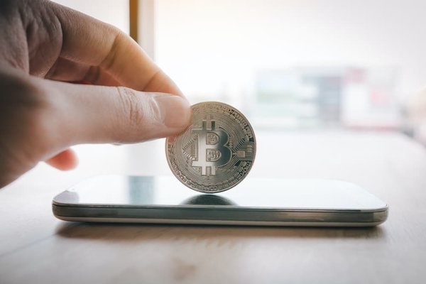 Quelle est la méthode optimale pour enseigner les concepts de cryptographie à travers un jeu de puzzle narratif?